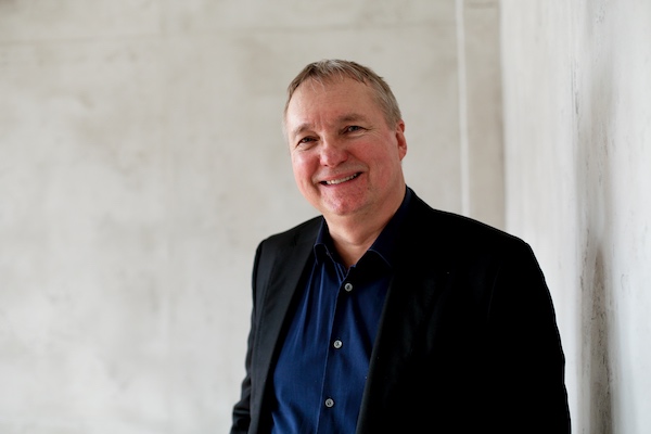 Digital. Holistisch. Oder was Interim Manager jetzt bei der Digitalisierung beachten müssen Digital. Holistisch. Oder was Interim Manager jetzt bei der Digitalisierung beachten müssen